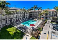 Motel 6 Oceanside, CA - Pool