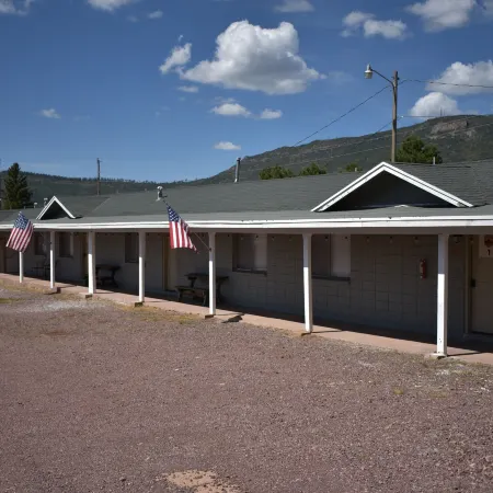 Alpine Adventures Inn