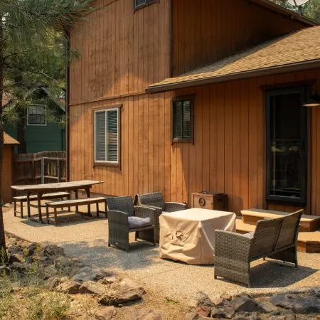Flagstaff Pines Retreat, King Bed, Great Deck, Cool Summer Nights