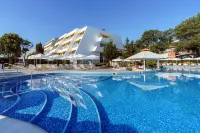 AluaSun Helios Beach - All Inclusive - Beach