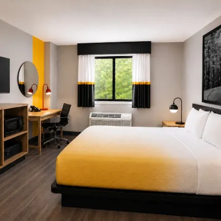 Super 8 by Wyndham Champaign