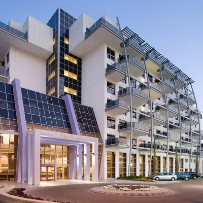 Kfar Maccabiah Business & Sport Hotel Các khách sạn gần Habima Theatre