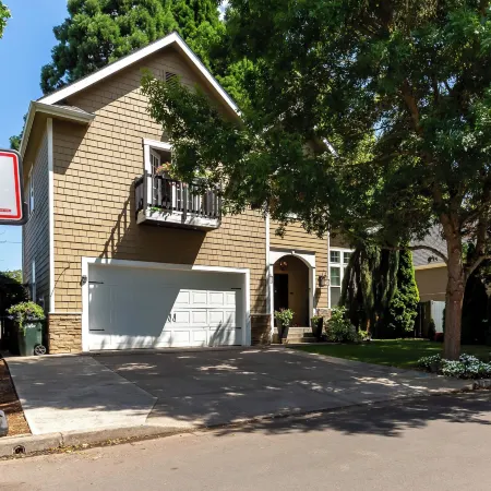 Hot Tub, Heated Pool, Fire Pit: 6 Mi to Campus