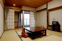 Marukin Ryokan - Kaplıcalı