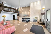 Days Inn by Wyndham York - parking