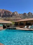 Bumbleberry Inn - Pools