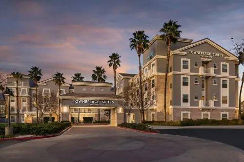 TownePlace Suites Ontario Airport - parking