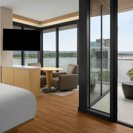 AC Hotel Vancouver Waterfront