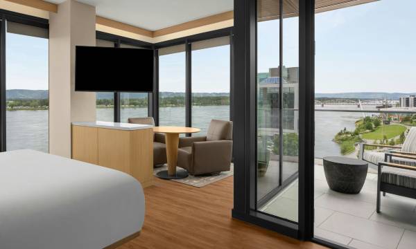 AC Hotel Vancouver Waterfront