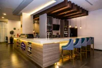 Hampton Inn & Suites by Hilton Puebla - Baarit