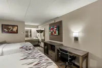 Red Roof Inn Enfield - Мотели