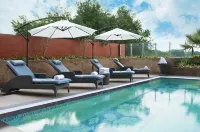 Vivanta Hyderabad, Begumpet - Pools