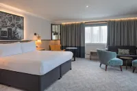 DoubleTree by Hilton London Elstree - С парковкой