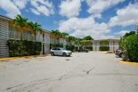 Gables Cove Hotel - Parkplatz