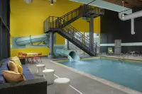 Tru by Hilton Rapid City Rushmore - piscina