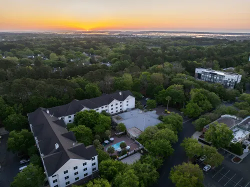Homewood Suites by Hilton Charleston - Mt. Pleasant - Parking