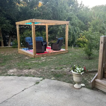 Coast to Coast: 4BR/3BA Outer Banks home on two levels with separate entrances