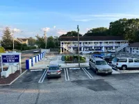Point Pleasant Inn - Motels