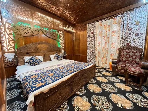 Young Shahzada Group of Houseboats - Ramah Hewan Peliharaan