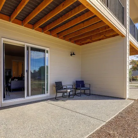 PNW Home Base! Gresham Studio w/ Patio Hotels in Gresham