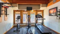Tahoe Pines Retreat by Avantstay Pine-view Townhome Shared Pool + Mins to Northstar - Wi-Fi