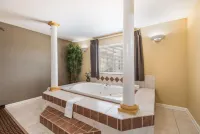 Econo Lodge Inn & Suites Bryant