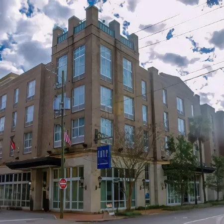 Tryp by Wyndham Savannah Downtown/Historic District