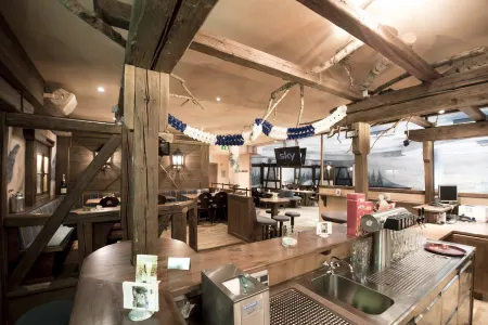 Hotel Linde Отели в г. Еттинген-Шеппах