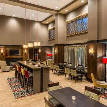 Hampton Inn & Suites Columbus Polaris