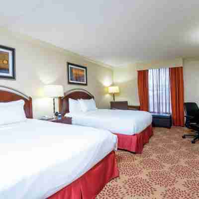 DoubleTree by Hilton Hotel Grand Rapids Airport Rooms