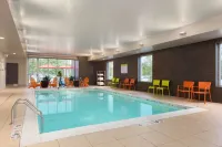 Home2 Suites by Hilton Albany Wolf Rd. - Swimmingpools
