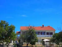 Beautiful Apartment with Balcony, Island Rab - 陽台