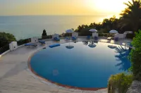 Studio Apartments "maria" with Pool in Agios Gordios Beach - Pools