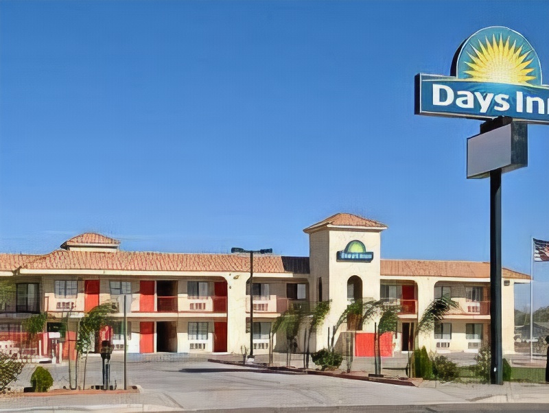 California Inn & Suites Adelanto US 395