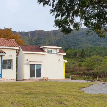 Full Moon Dalbawi Pension