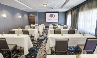 DoubleTree by Hilton Harrisonburg