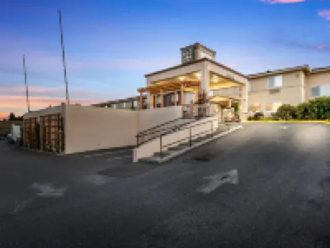 Red Lion Inn & Suites Sequim at Olympic National Park Hotels in Sequim