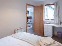 Contemporary One Bedroom Apartment Close to All Amenities in Conservation Area Hotels in Tain