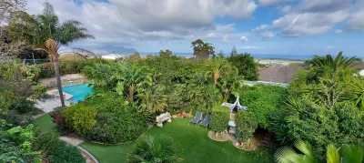 Roosboom Luxury Guest Studio - Upper Terrace One with Sea View, 2 Guets Capetown