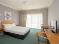 Springwood Motor Inn Hotels in Waterford West