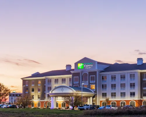 Holiday Inn Express & Suites ROCKFORD-LOVES PARK by IHG Hotels in Loves Park