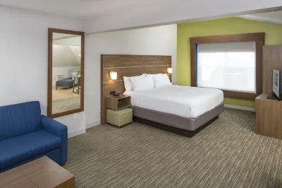 Holiday Inn Express & Suites White River Junction Hotels in Woodstock