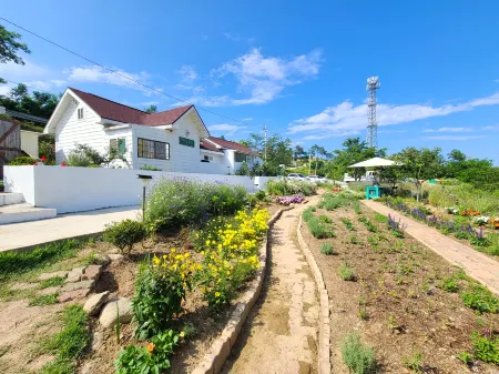 Goseong Maris Pension Отели в г. Косон