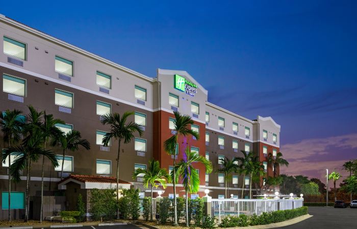 Holiday Inn Express & Suites PEMBROKE PINES-SHERIDAN ST by IHG