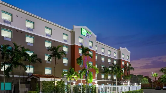 Holiday Inn Express & Suites Pembroke Pines-Sheridan ST