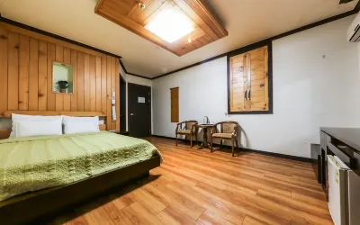 Asan Crystal Hotels near Yongin-san