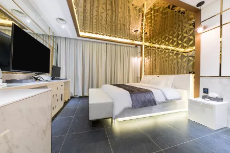 Wonju Lovely Self Check-in Motel Отели рядом с достопримечательностью «Ganhyeon Yuwonji»