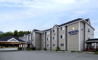 Microtel Inn & Suites by Wyndham Eagle River/Anchorage Are