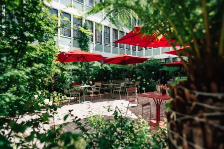 Le Grand Quartier Отели рядом с достопримечательностью «Viaduc des Arts»