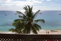 Tropical Sunset Beach Apartment Hotel